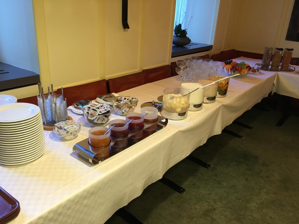 Poschiavo Suisse Hotel & Traditional Fondue Stube Exteriör bild
