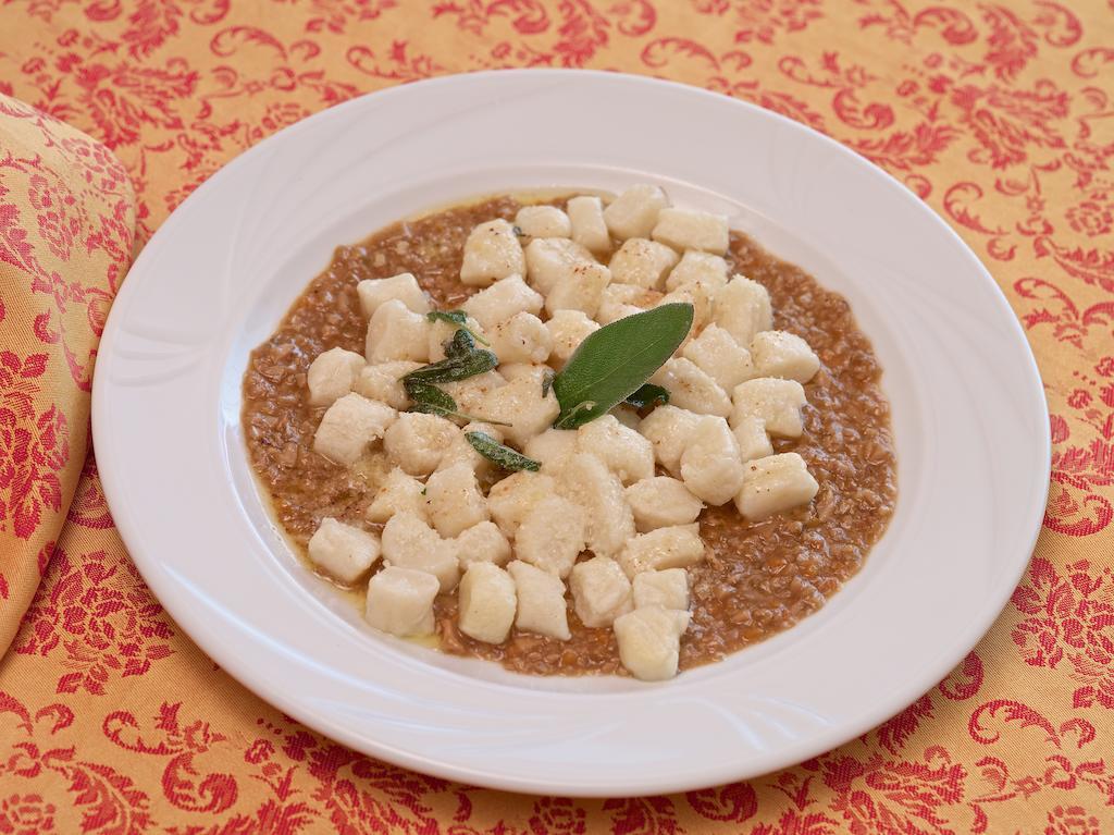 Poschiavo Suisse Hotel & Traditional Fondue Stube Exteriör bild