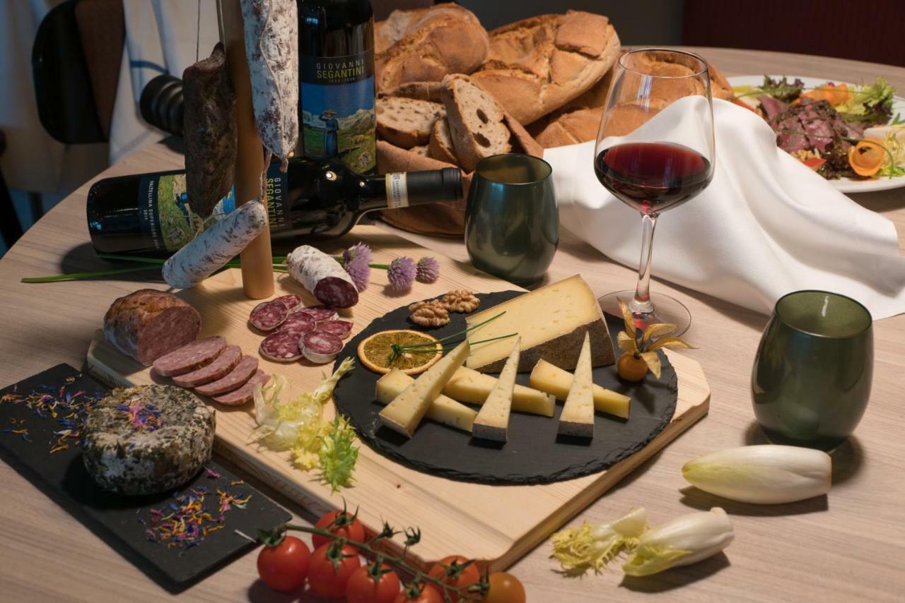 Poschiavo Suisse Hotel & Traditional Fondue Stube Exteriör bild